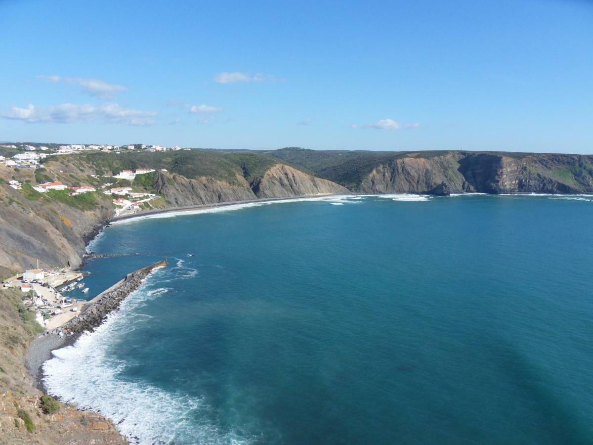 Moradia Vale Da Telha Villa Aljezur Exteriör bild